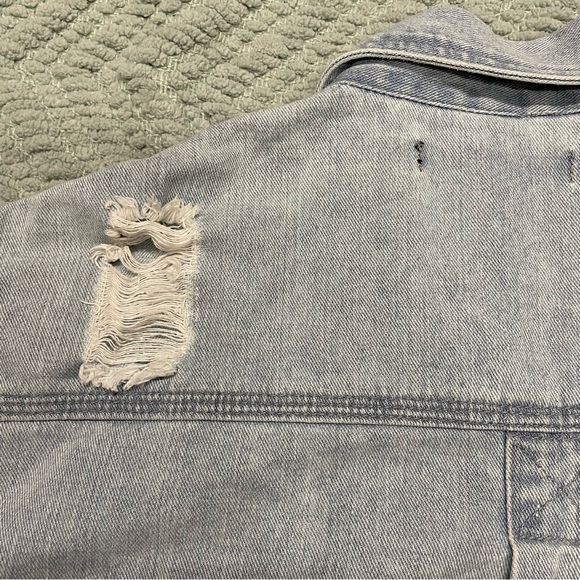 Forever 21 Distressed Lightweight Denim Jacket - Picture 5 of 7